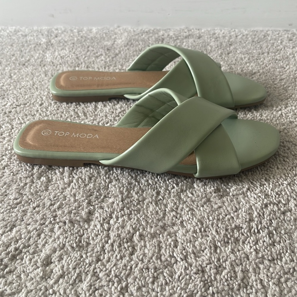 Top Moda Slides - Picture 2 of 3